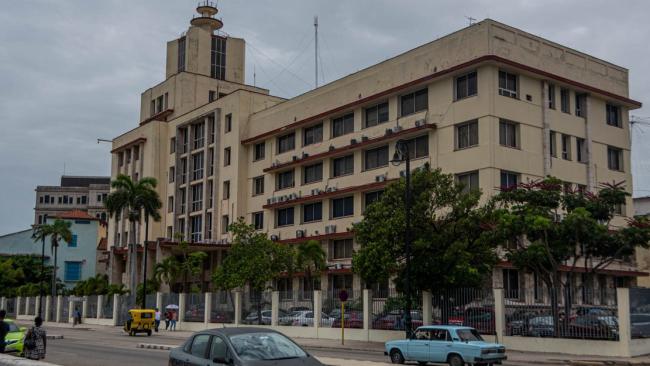 Edificio sede de GAESA en la Avenida del Puerto de La Habana.