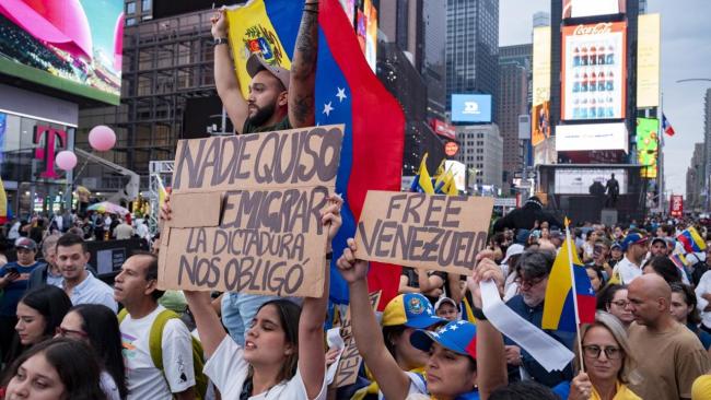 Concentración de venezolanos en Times Square.