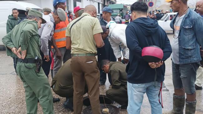 Labores de búsqueda del niño desaparecido en La Habana.