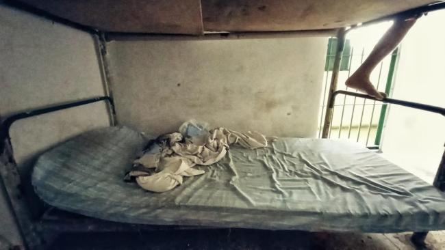 La cama de un recluso cubano.