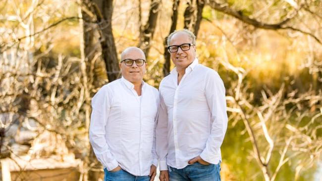 Rui Andrade (d) junto a su hermano Paulo.
