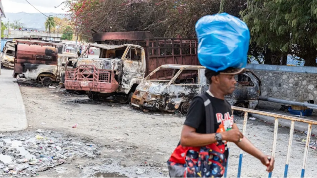 Huellas de la violencia en las calles de Haití.