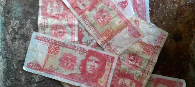Billetes de pesos cubanos.
