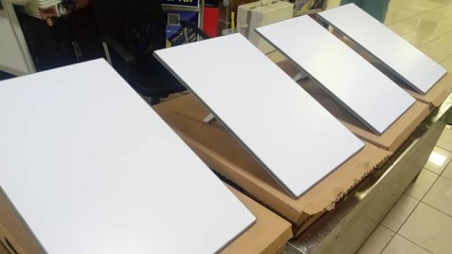 Antenas de Starlink decomisadas por la Aduana de Cuba.