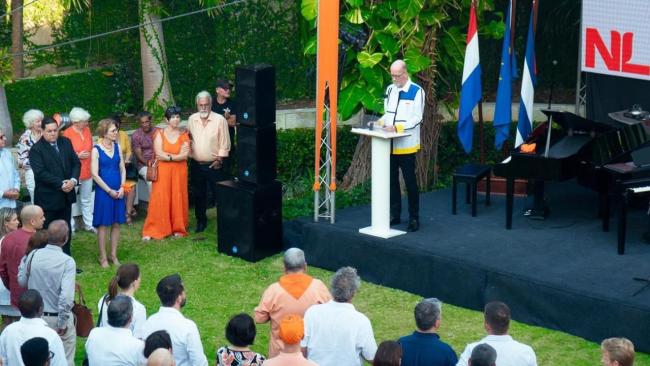 Recepción en la embajada de Países Bajos en La Habana.