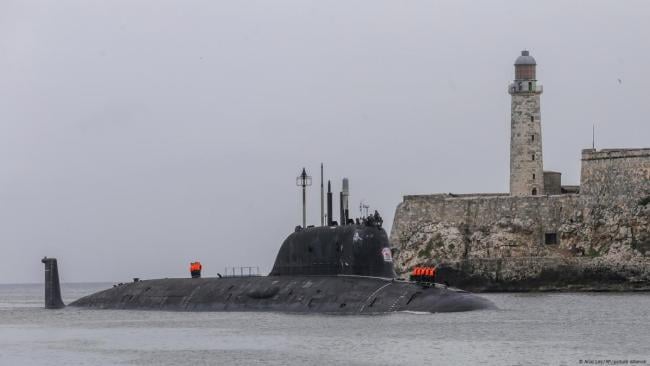 El submarino ruso Kazán entrando a La Habana.