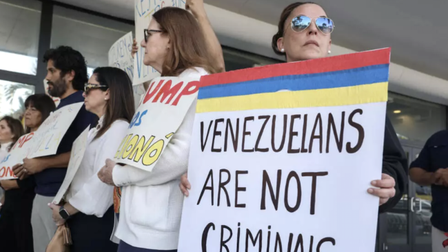 Manifestación en Miami a favor de restablecer el estatus de protección temporal para los venezolanos.