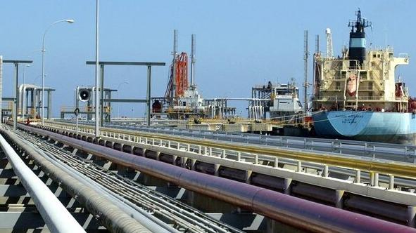 Barcos petroquímicos cargando en Venezuela.
