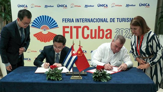 Firma de memorando para la colaboración en turismo entre Pekín y La Habana.