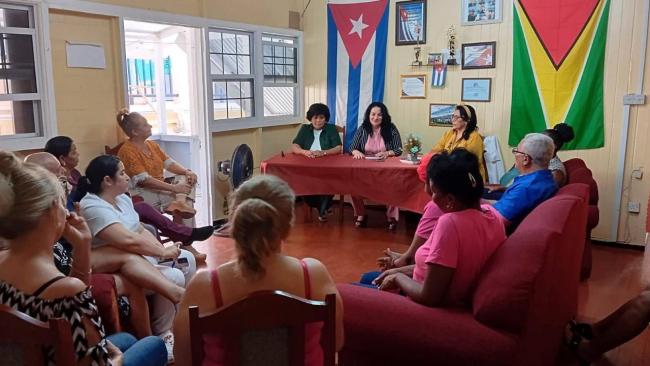 Médicos cubanos en Guyana.
