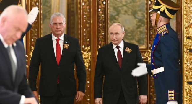 Díaz-Canel y Putin durante su encuentro en Moscú el 7 de mayo.