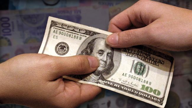 Un billete de 100 dólares estadounidenses.