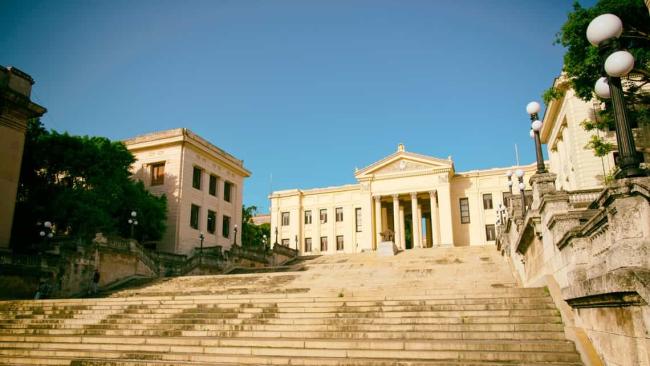 Escalinata de la Universidad de La Habana.