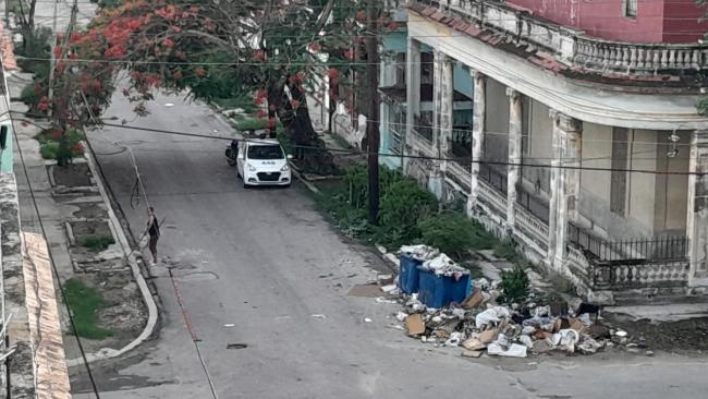 Posta policial frente a la casa de Jorge Fernández Era.