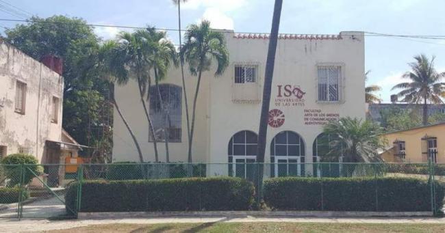 Sede de la Facultad de Artes de los Medios de Comunicación Audiovisual (FAMCA).