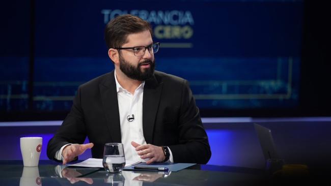 El presidente de Chile, Gabriel Boric, en un programa de televisión.
