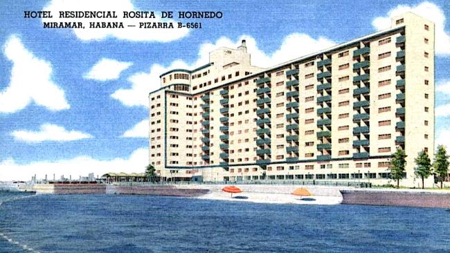 Hotel Rosita de Hornedo (1955), hoy Hotel Sierra Maestra, en una postal de la época.