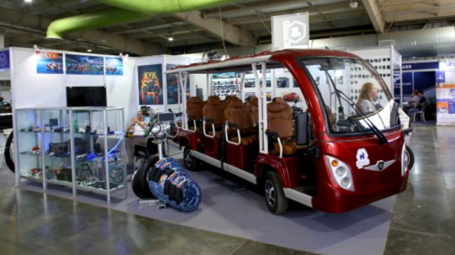 Productos de Mecanik 11 en la Feria Internacional del Transporte de La Habana.