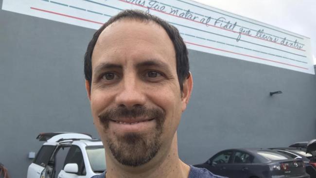 El científico y activista cubnano Oscar Casanella.