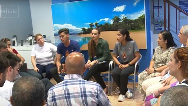 Dirigentes de la FEU a nivel nacional con directivos de ETECSA.