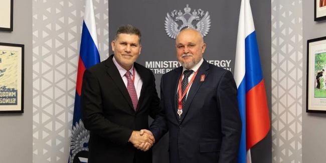 Óscar Pérez-Oliva Fraga y el ministro de Energía de Rusia, S. Tsivilev.