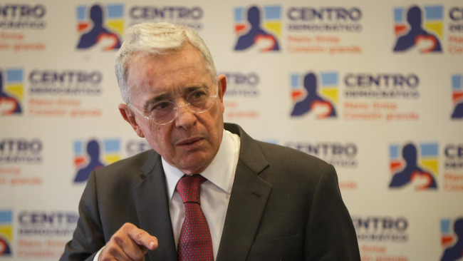 Álvaro Uribe.