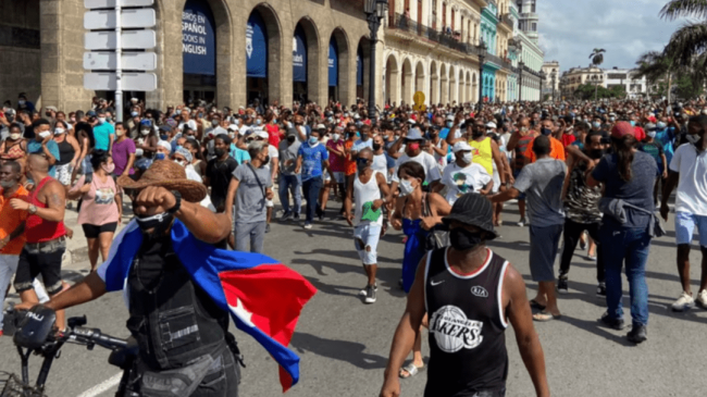 Manifestantes del 11J en La Habana.