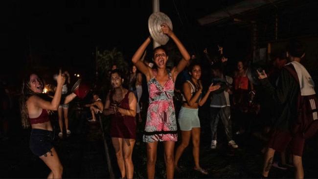 Protesta pública en La Habana contra los apagones.