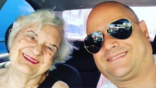 Aris Teresa Bruzos Núñez junto a Andy Vázquez.