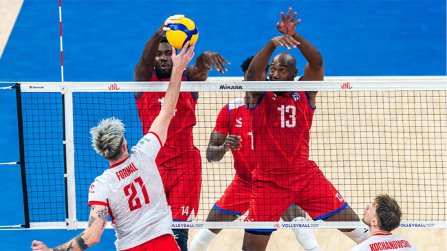 Momento del partido entre Cuba y  Polonia.