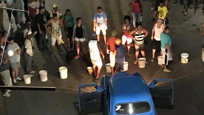 Vecinos en protesta por falta de agua, La Habana, 2020.