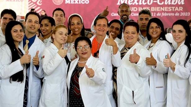 Médicos cubanos enviados a México.