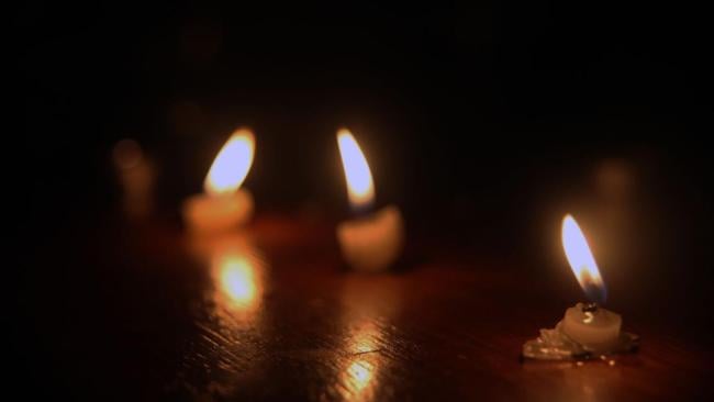 Velas durante un apagón en La Habana.