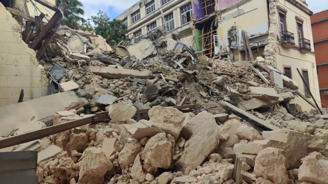 Ruinas del ISDi tras el derrumbe ocurrido en enero de 2025.