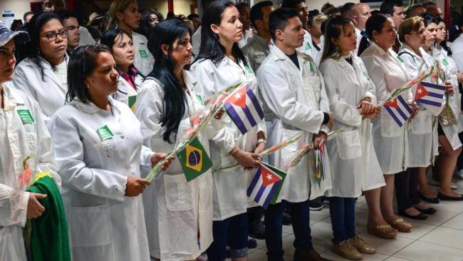Profesionales cubanos retirados de Más Médicos por La Habana en 2018.