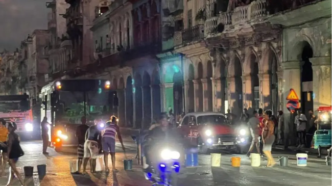 Interrupción del tráfico como protesta en Centro Habana.