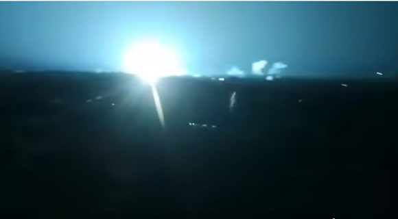 Captura de pantalla de videos en redes sociales del momento de la explosión.