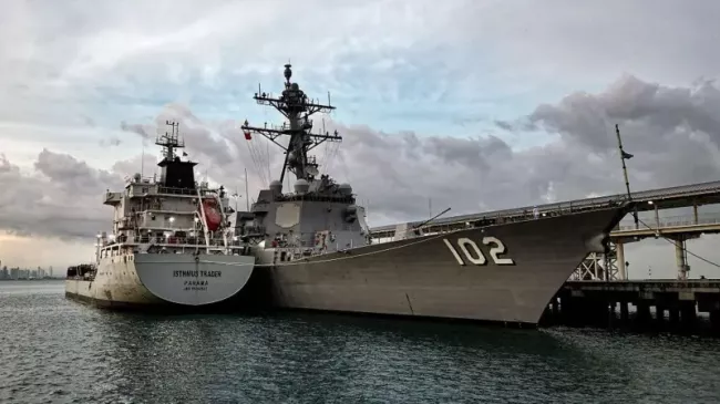 El buque de guerra estadounidense USS Sampson, visto en un puerto de Panamá el 2 de septiembre. 