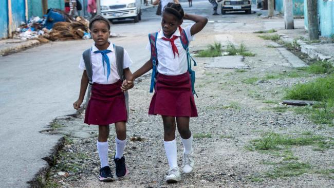 Niñas en Cuba.