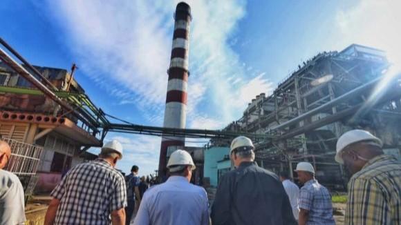 Recorrido de Díaz-Canel por la termoeléctrica Máximo Gómez.