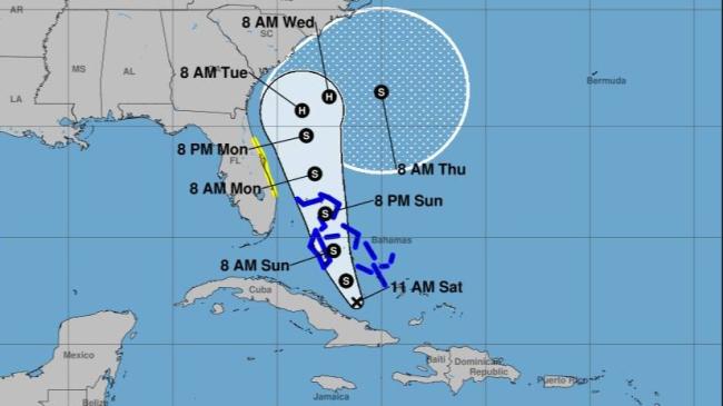 Ubicación y posible trayectoria de la depresión tropical nueve.