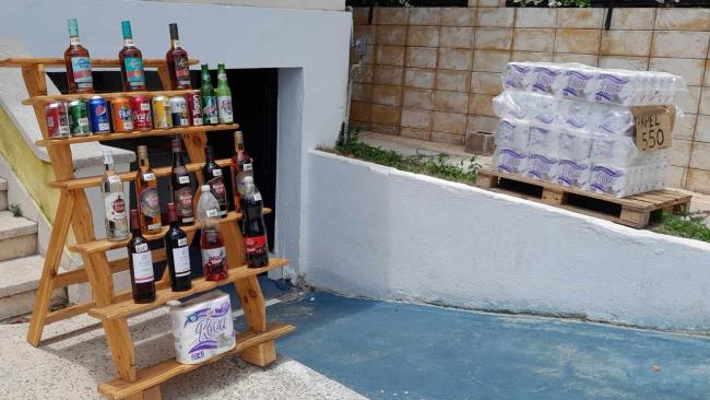 Una venta no estatal de productos industriales en La Habana.