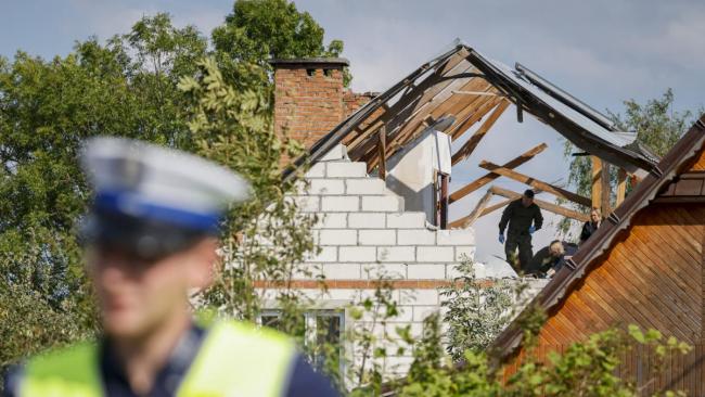 Consecuencias del impacto de uno de los drones en una vivienda.