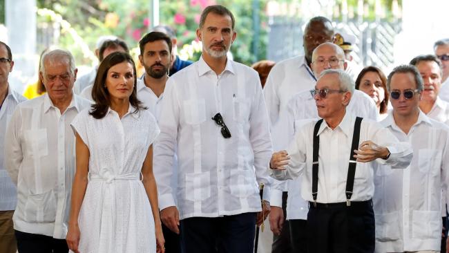 El rey Felipe VI de España vistiendo una guayabera en La Habana.