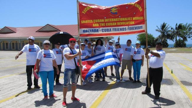 Médicos cubanos en Granada.