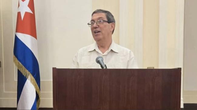 Bruno Rodríguez durante su encuentro con cubanos radicados en EEUU.