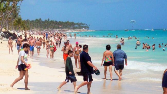 Turistas extranjeros en República Dominicana.