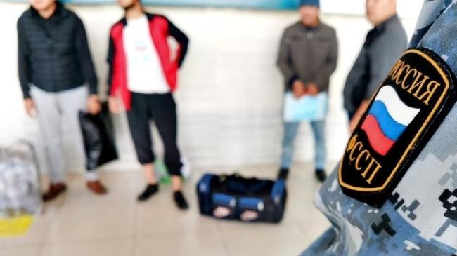 Extranjeros deportados de Rusia.