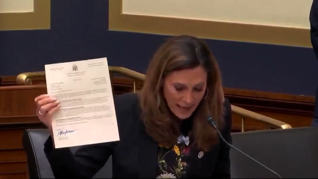 María Elvira Salazar en una audiencia en la Cámara de Representantes. 