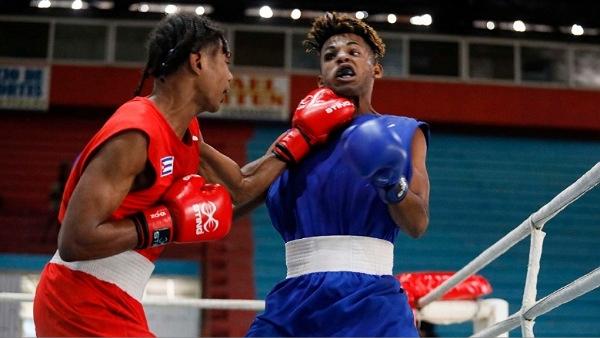 Momento de un combate en el Mundial de Boxeo.